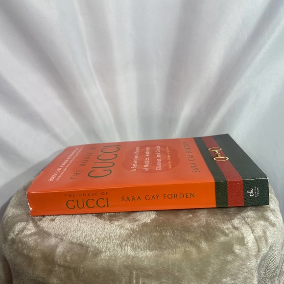The House of GUCCI Book Softcover New Gucci Story Sara Gay Forden - Picture 3 of 7